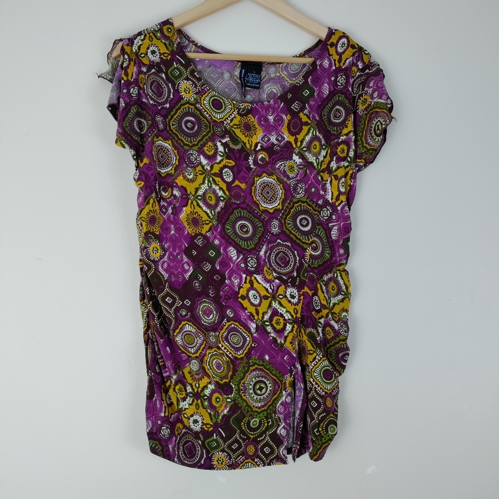 St. Tropez Geometric Stretch Flutter Sleeve Scoop Neck Size Large Pullover Top